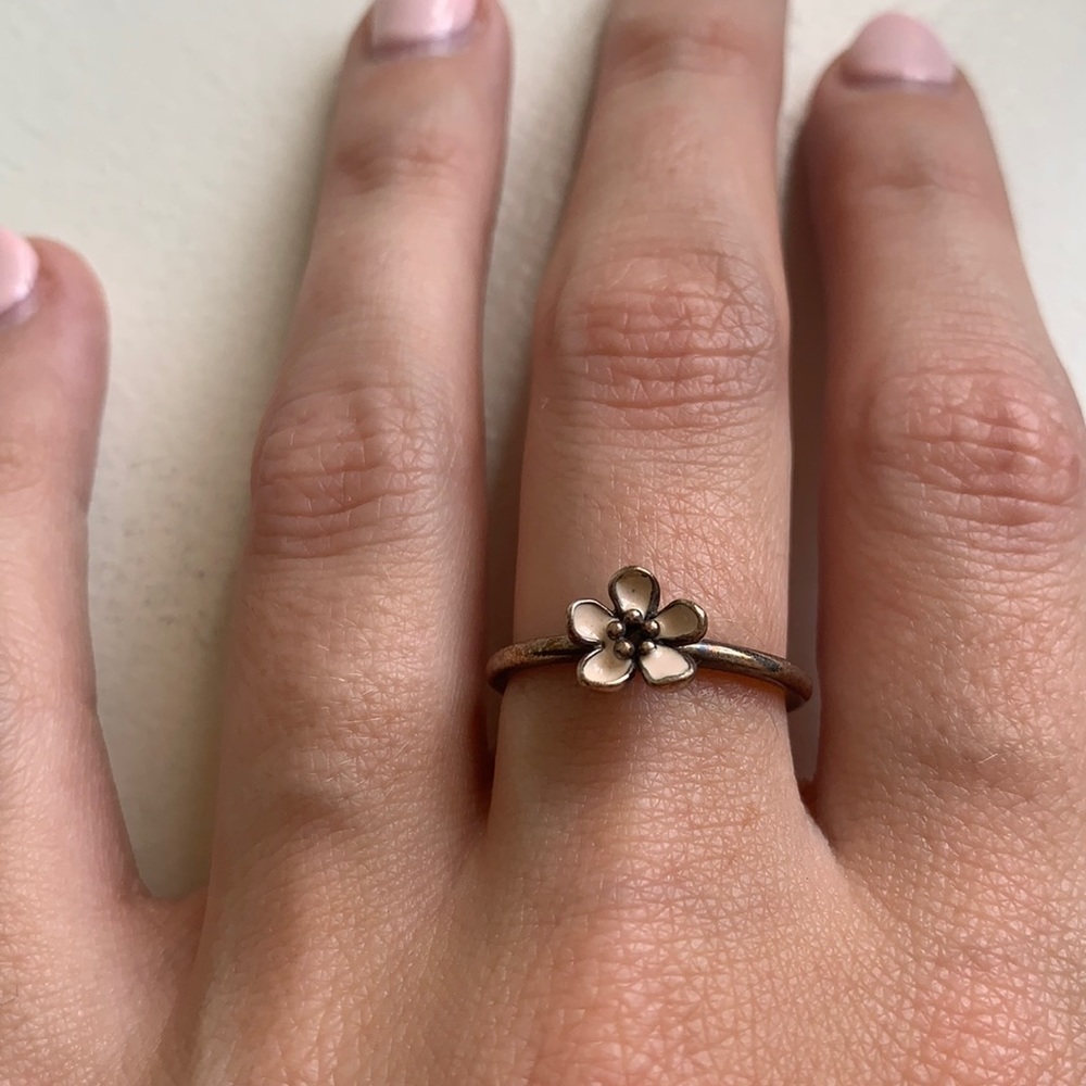 Small pink daisy Pandora ring